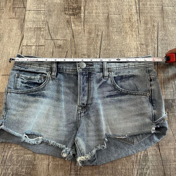 Free People Denim Short Shorts 26 Low Rise Raw Hems Button Fly Distressed - Picture 7 of 12
